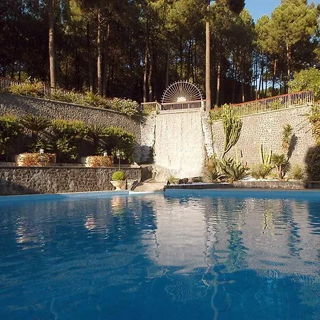 Hotel Vesevus Hotel 4*